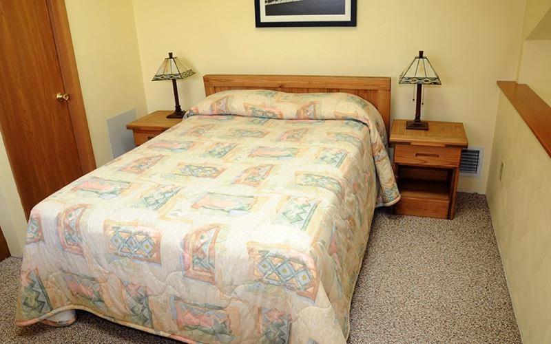 Seven Springs Stoneridge 1 Bedroom Loft Standard Condo, Pet Friendly!